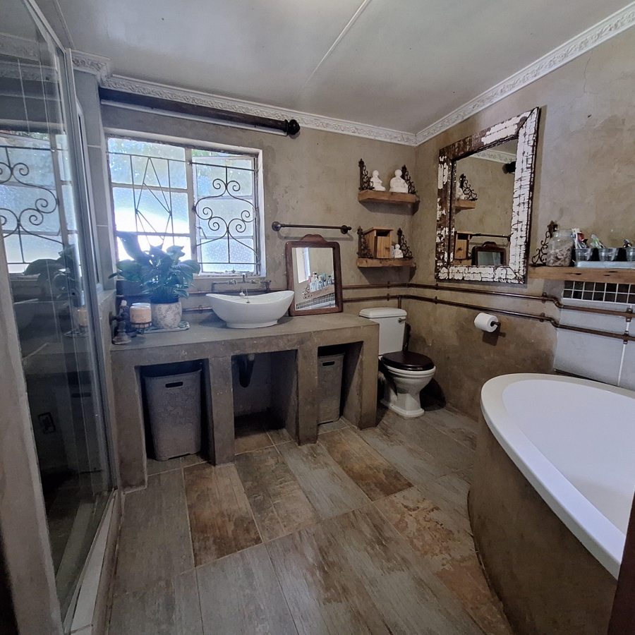 5 Bedroom Property for Sale in Frankfort Free State